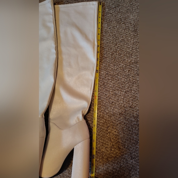 🤍 White Knee-High Block Heel Boots – Size 7 – Excellent Condition 🤍NWOT - Picture 5 of 12